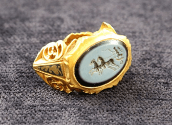 Roman signet ring